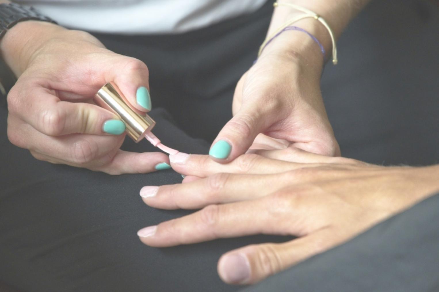 Tecniche professionali di manicure e nail art